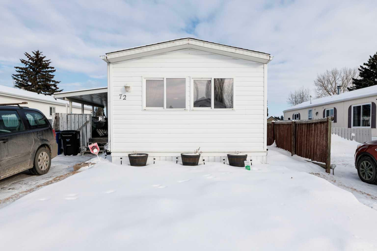 Property Photo:  4922 Womacks Road 72  AB T0M 0J0 