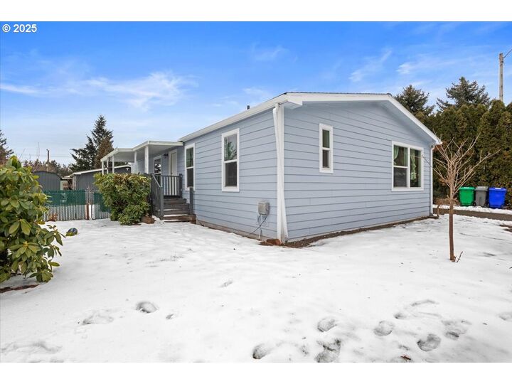 16000 SE Powell Blvd 12  Portland OR 97236 photo