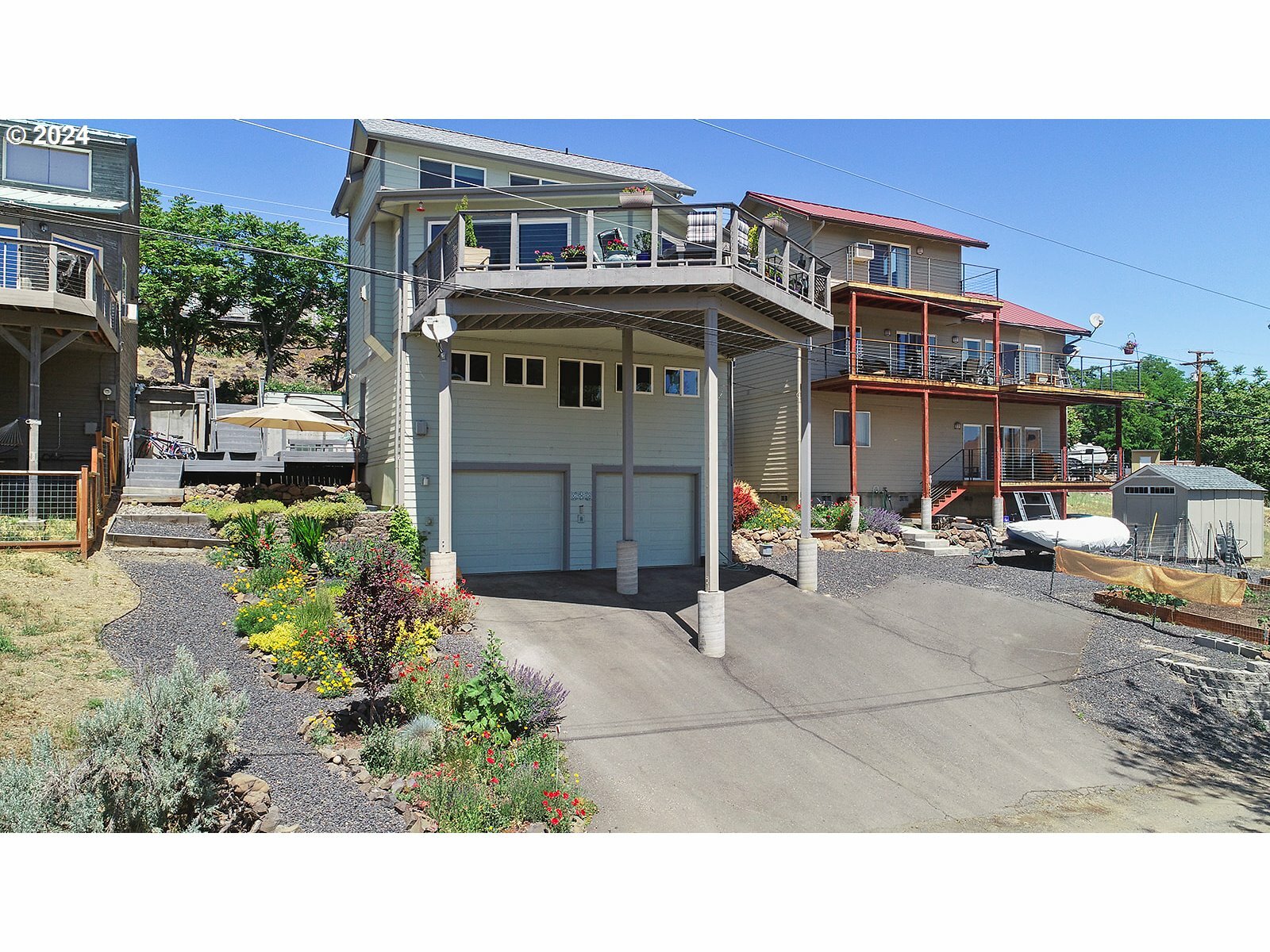 Property Photo: 405 Elrod Ave OR 97037