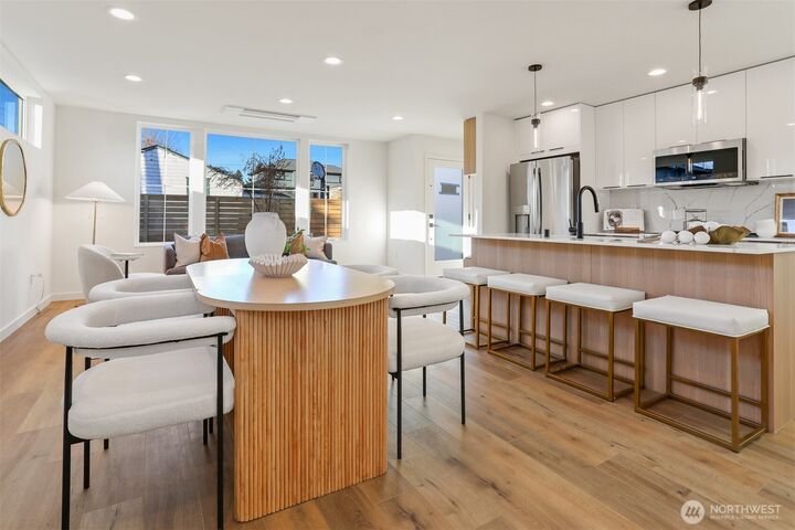 Property Photo: 8755 Palatine Avenue N WA 98103