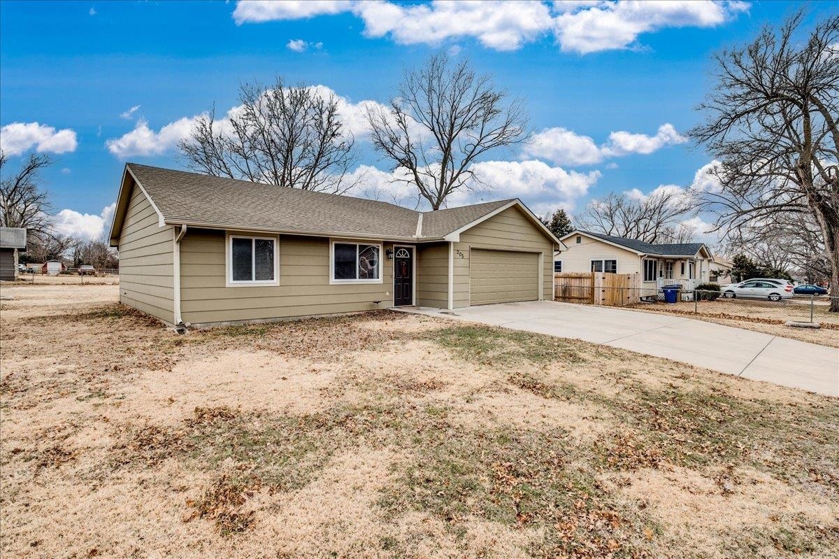Property Photo: 205 W Meadowlark KS 67037