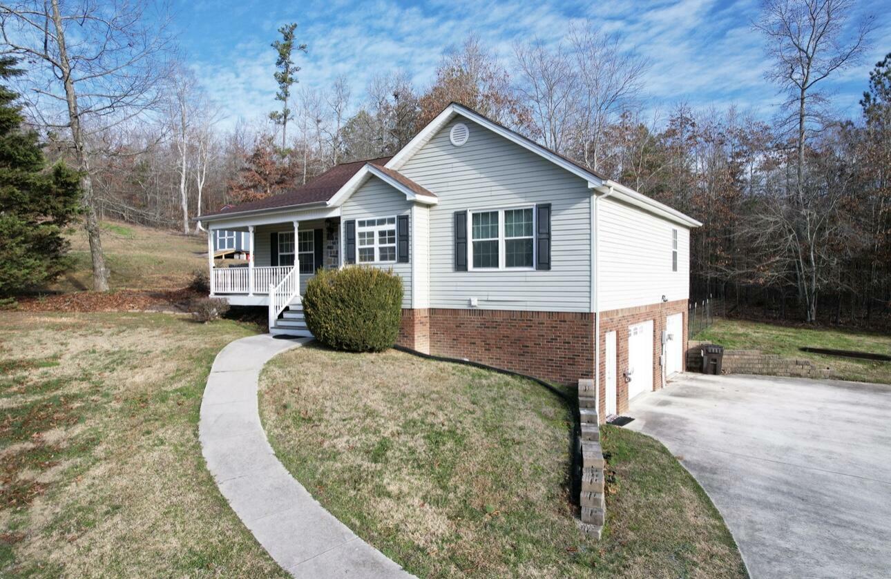 Property Photo: 300 William Way SE TN 37323
