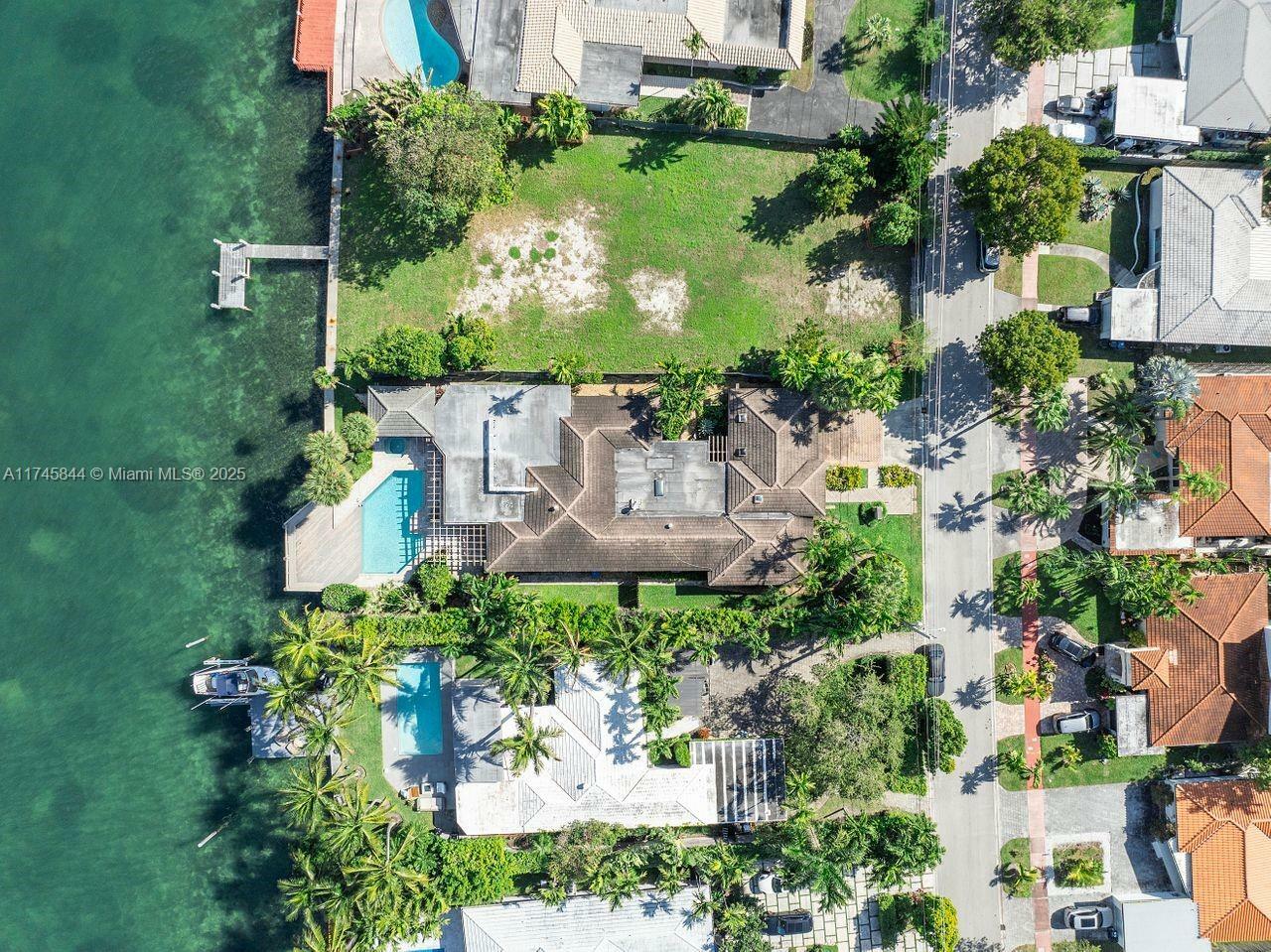 Property Photo:  765 N Shore Dr  FL 33141 