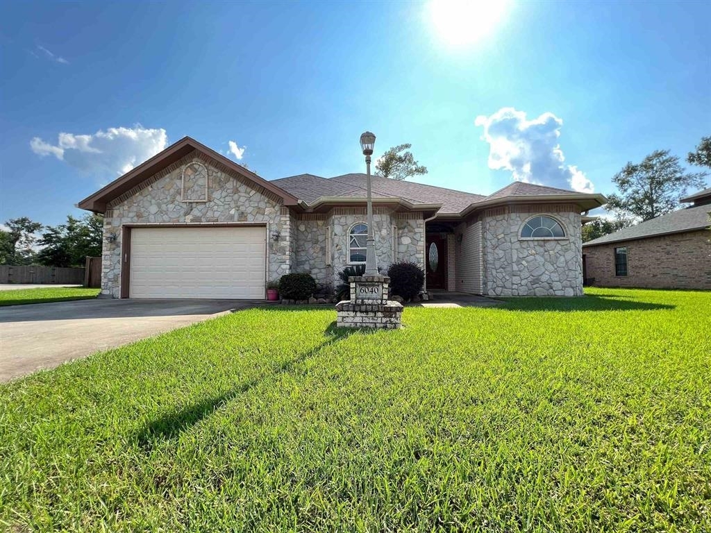 Property Photo:  6040 Queens Court  TX 77630 