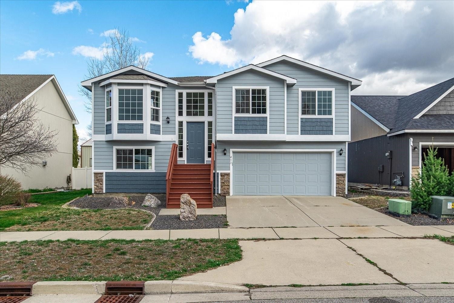 Property Photo:  411 S McKee St  WA 99016 