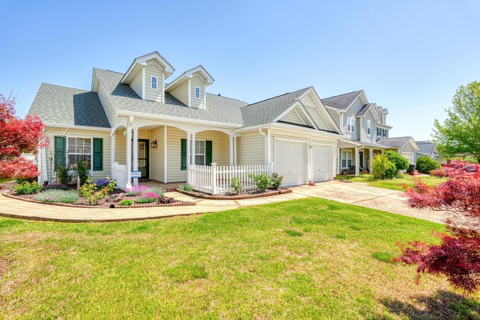 Property Photo: 469 Etowah Drive SC 29376