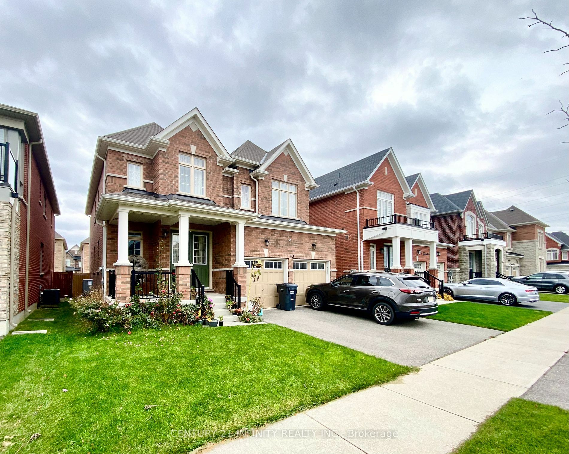 33 Grendon Cres  Brampton ON L6X 0E7 photo