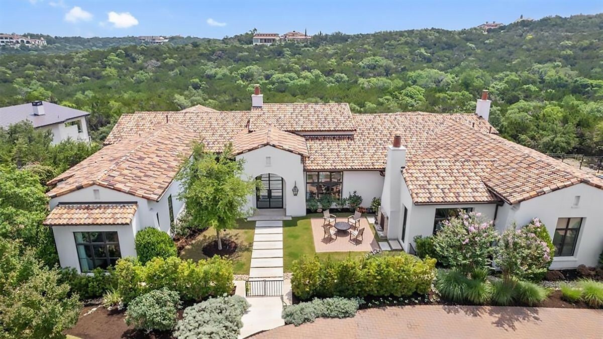 Property Photo: 4601 Peralta Lane TX 78735