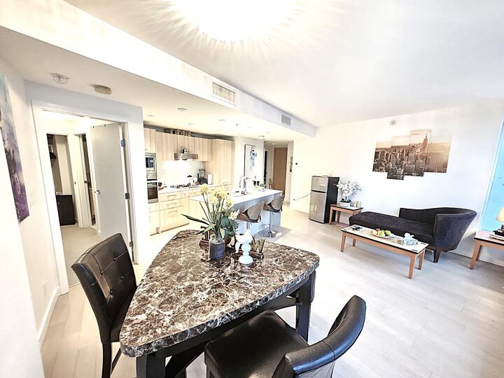 Property Photo: 4638 Gladstone Street 809 BC V5N 0G5