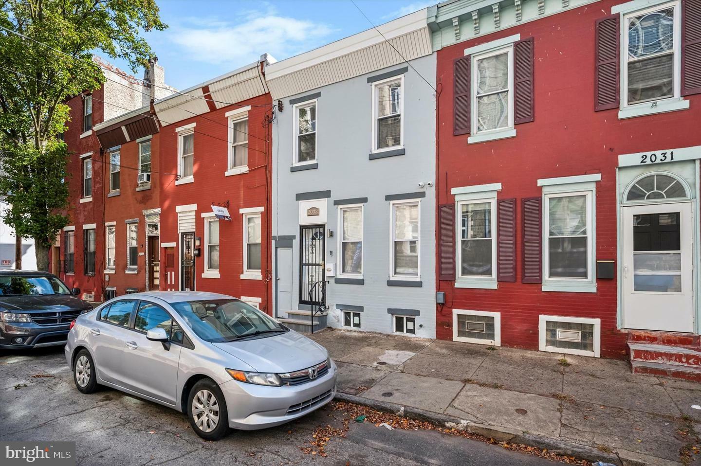 Property Photo:  2033 N Mascher Street  PA 19122 
