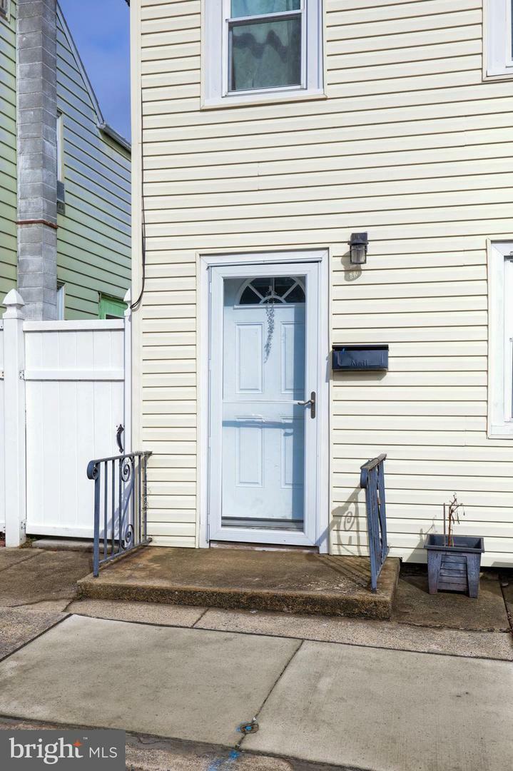 Property Photo:  51 S Charlotte Street  PA 17545 