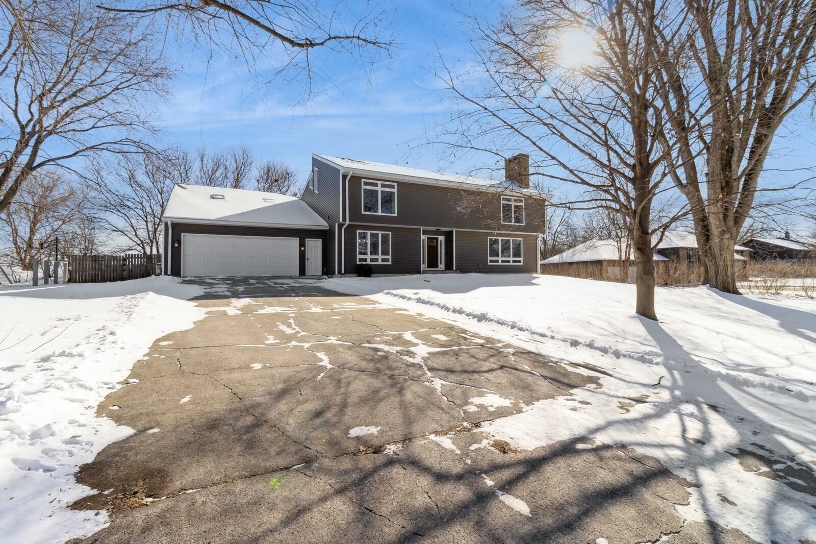Property Photo: 5706 Valley Road IA 50014