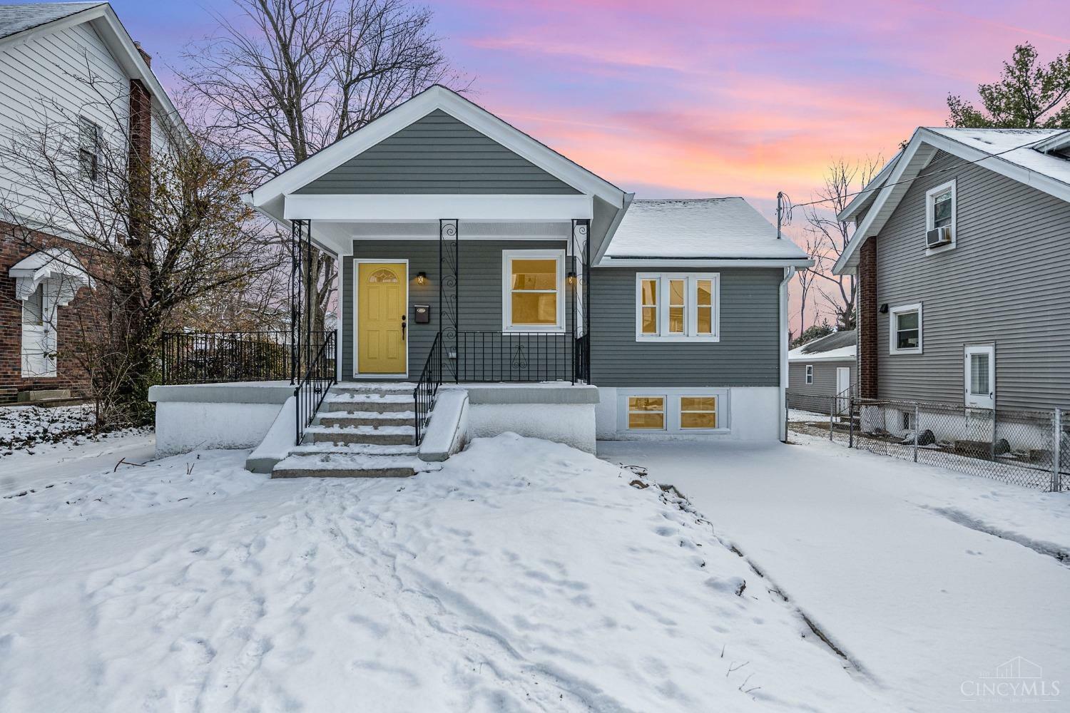 Property Photo: 2145 Quatman Avenue OH 45212