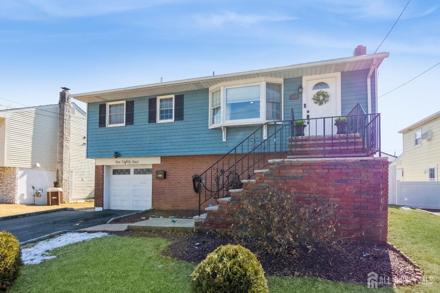Property Photo:  184 E Henry Place  NJ 08830 