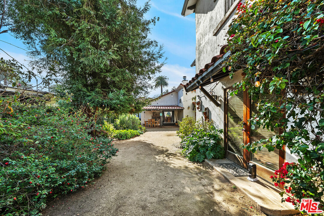 Property Photo:  4016   East Blvd  CA 90066 