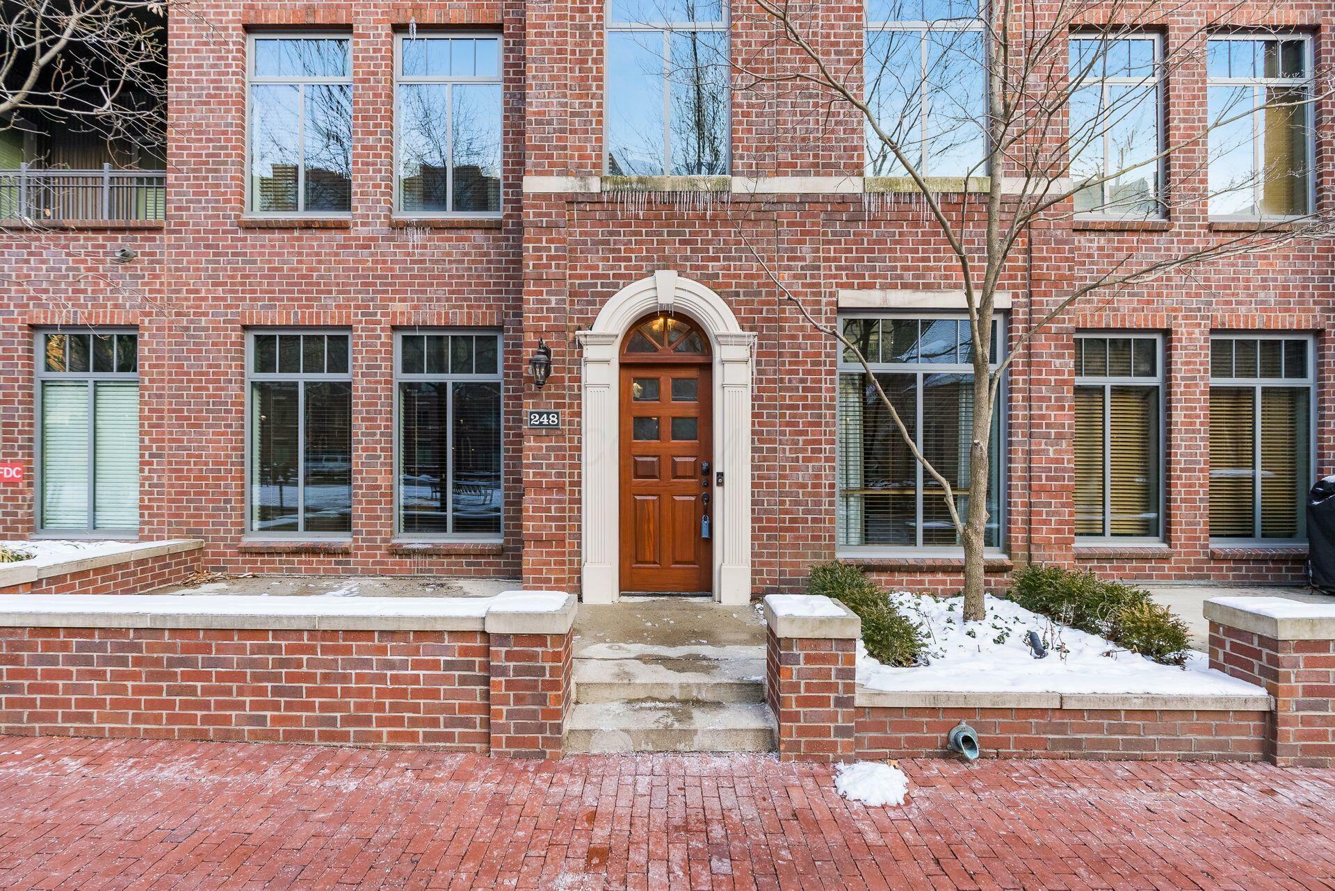 Property Photo:  250 Daniel Burnham Square  OH 43215 