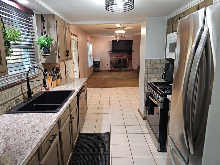 Property Photo: 144 Garston Court OH 43230