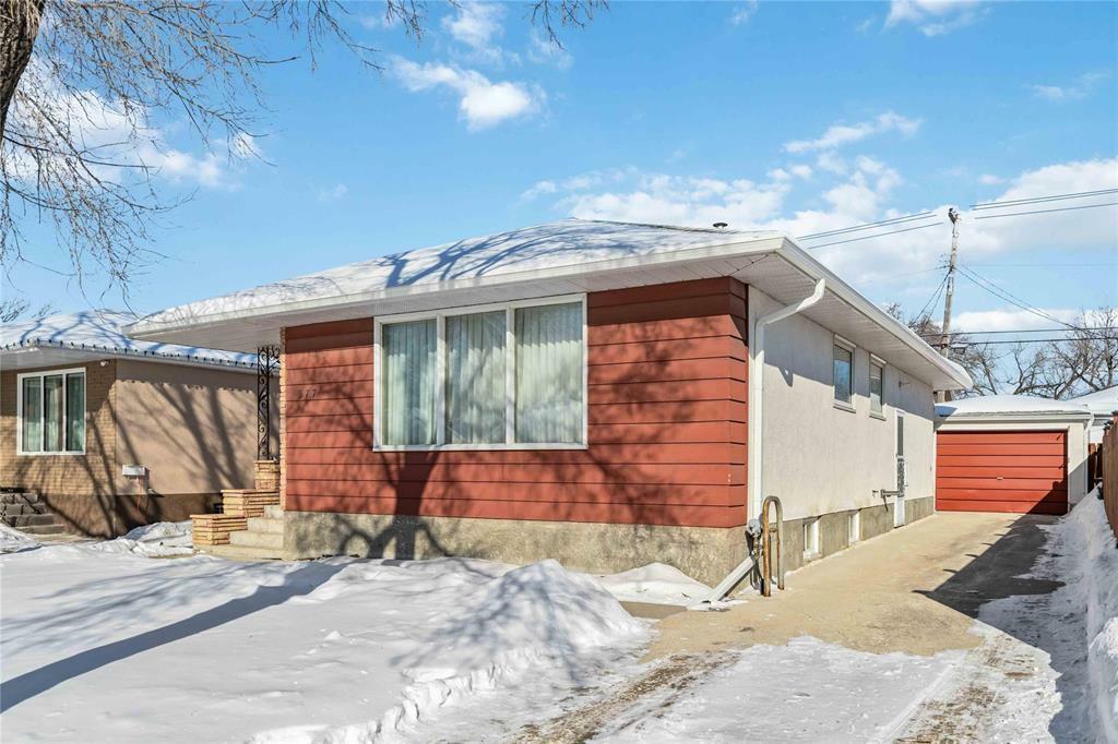 Property Photo:  377 McLeod Avenue  MB R2K 0B1 