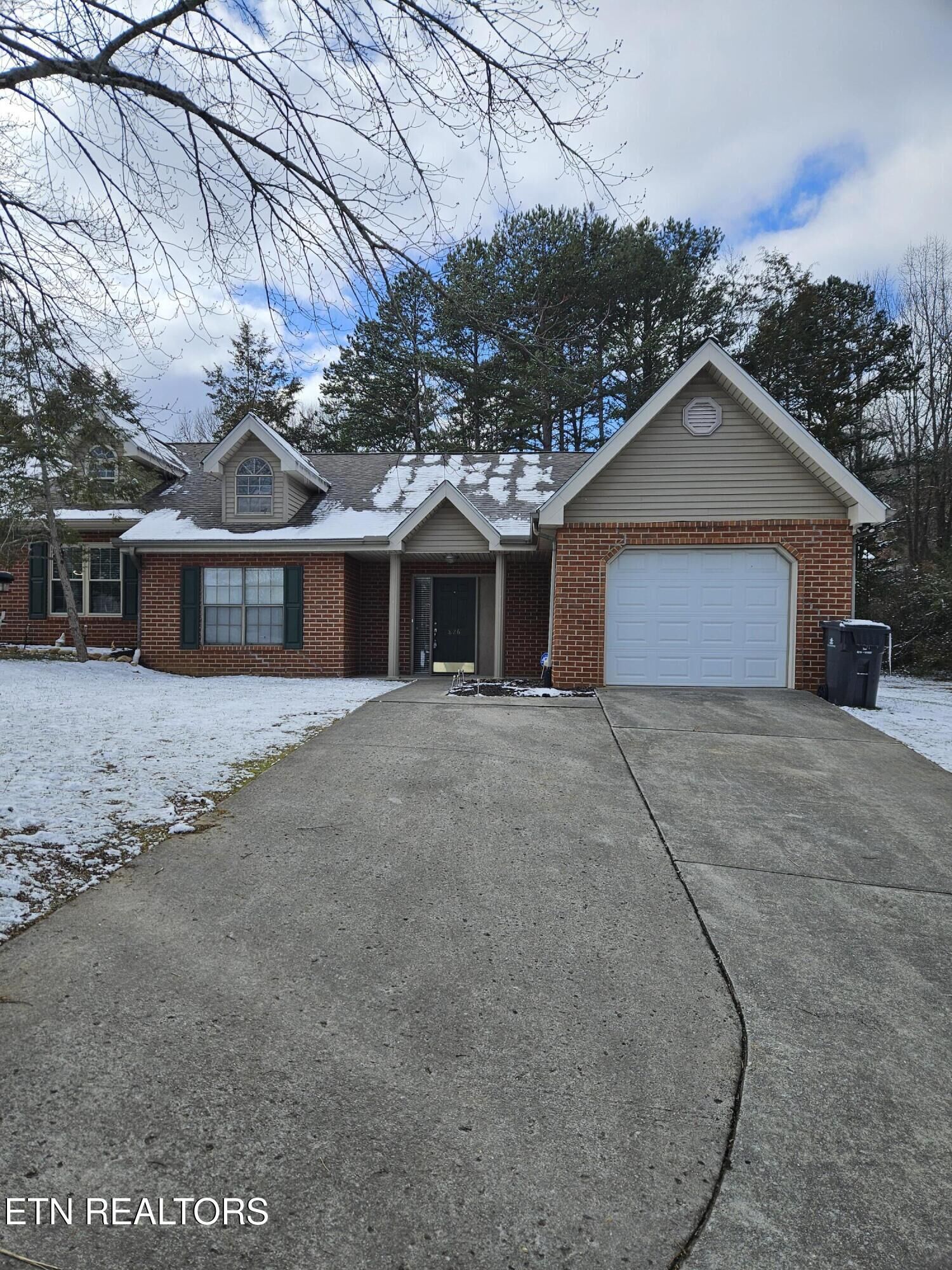 Property Photo: 826 Gresham Rd TN 37918