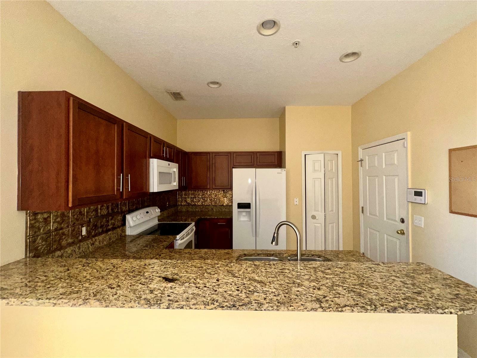 Property Photo:  6112 Chapledale Drive  FL 32829 