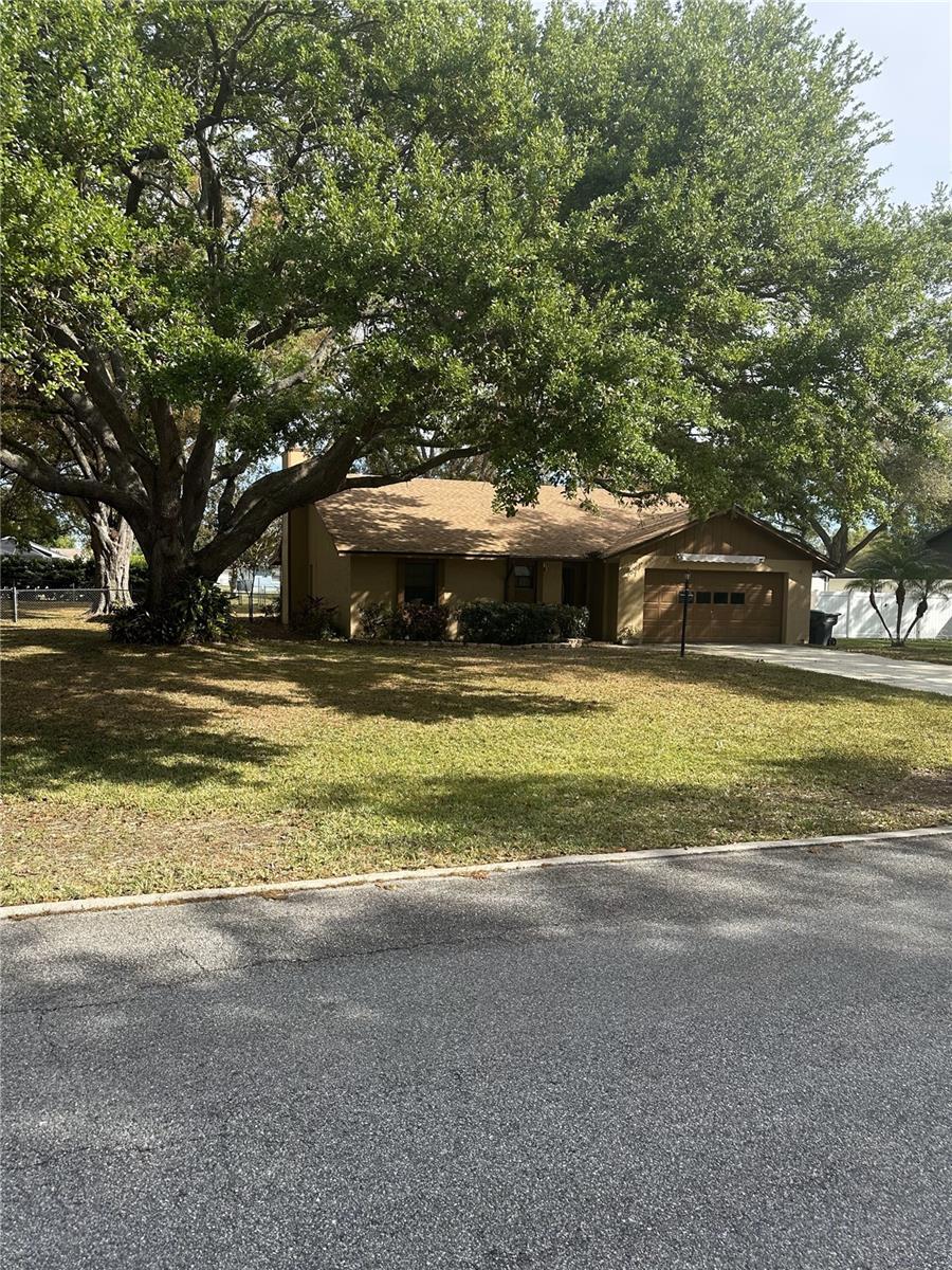 Property Photo: 907 Van Drive FL 33823