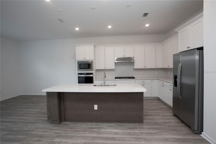 Property Photo: 14184 Hammock Crest Way FL 33569