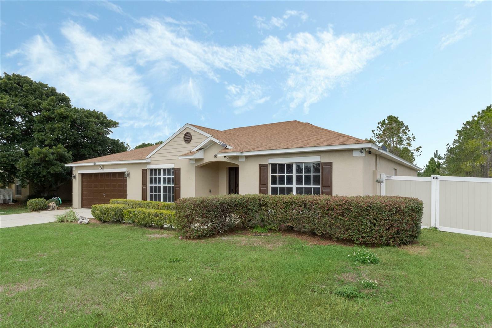 Property Photo:  140 Lake Catherine Circle  FL 34736 