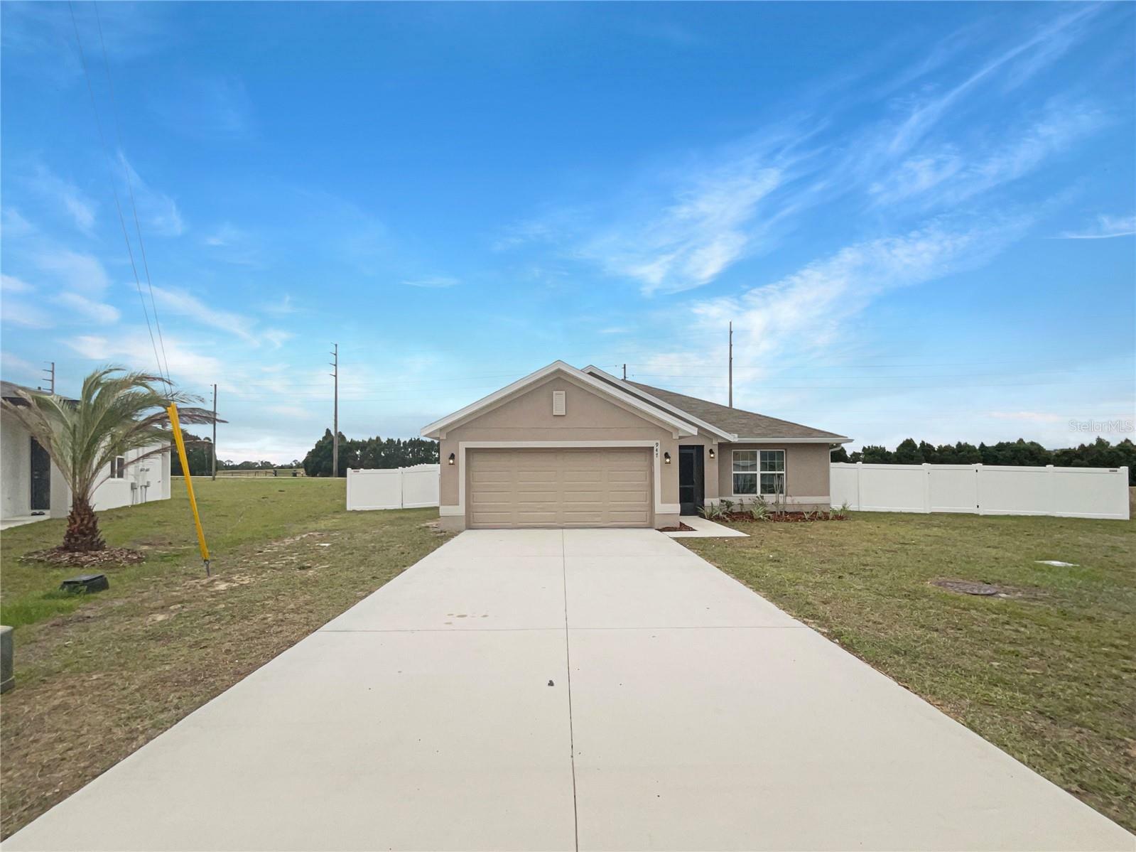 Property Photo:  947 Cumberland Drive  FL 34759 