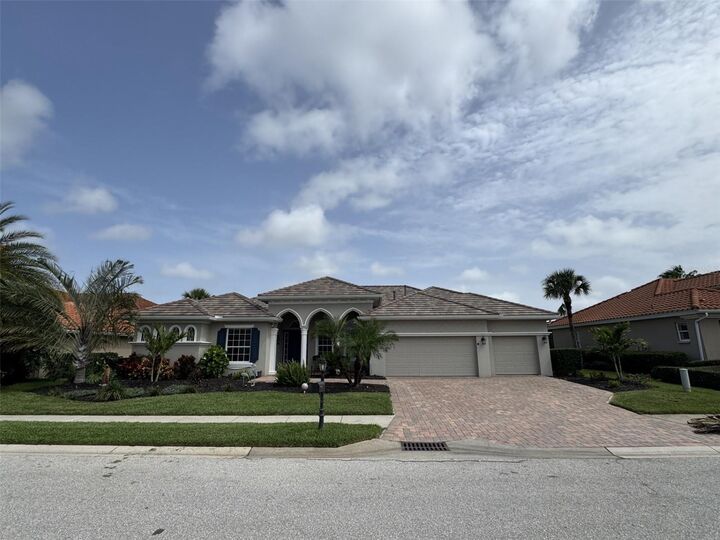 Property Photo: 10509 Winding Stream Way FL 34212