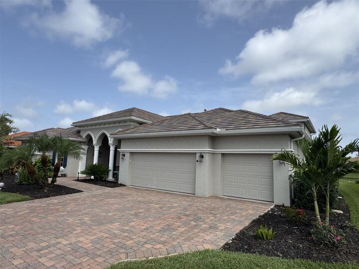 Property Photo:  10509 Winding Stream Way  FL 34212 