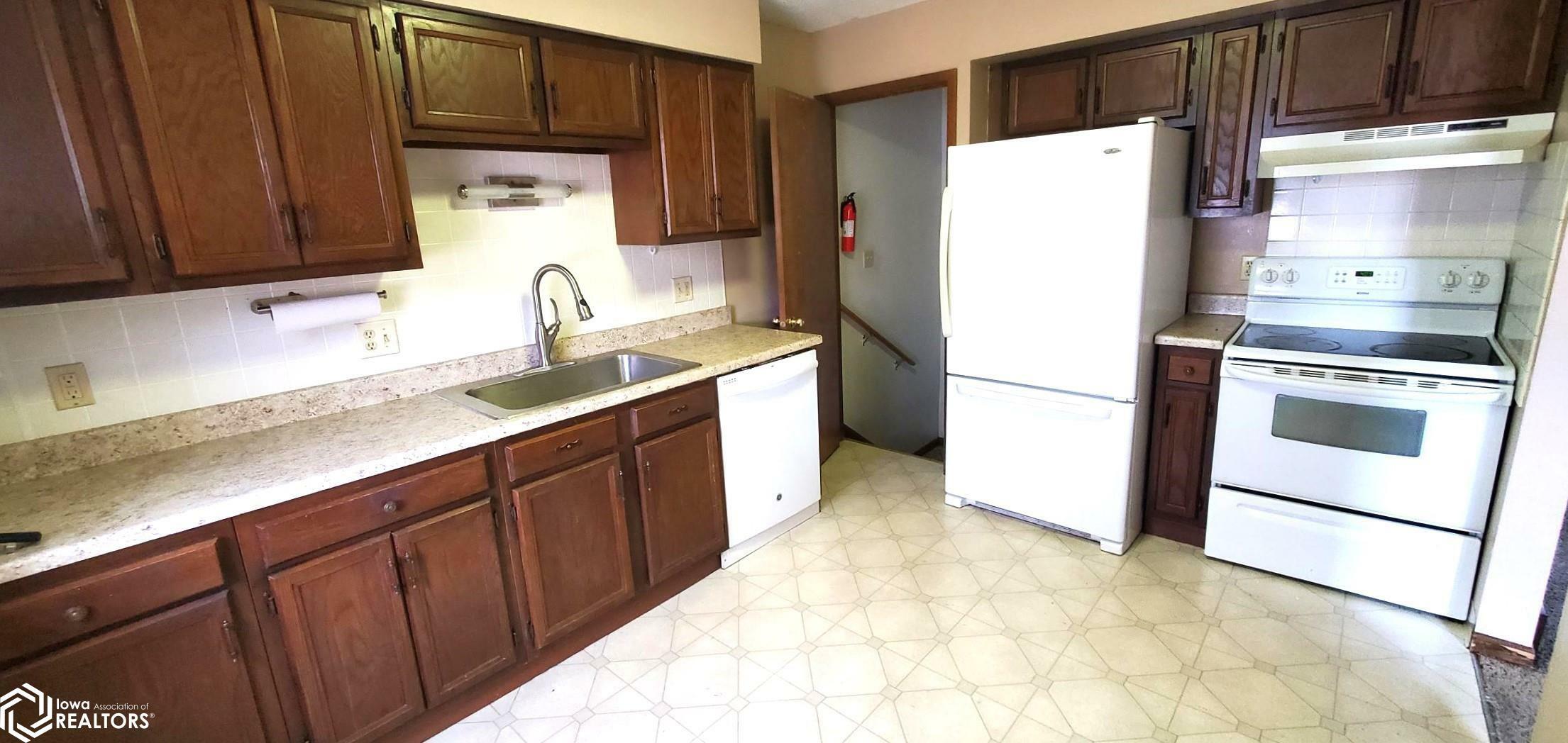 Property Photo: 2307 Maple Boulevard IA 50158