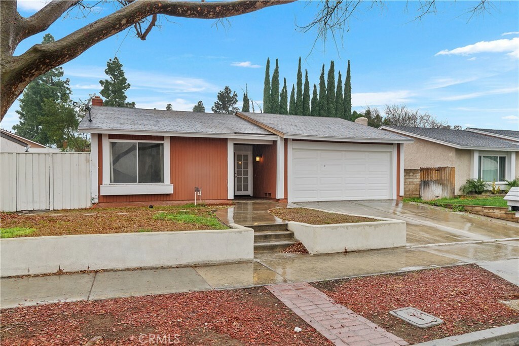 Property Photo:  6897 Crest Avenue  CA 92503 