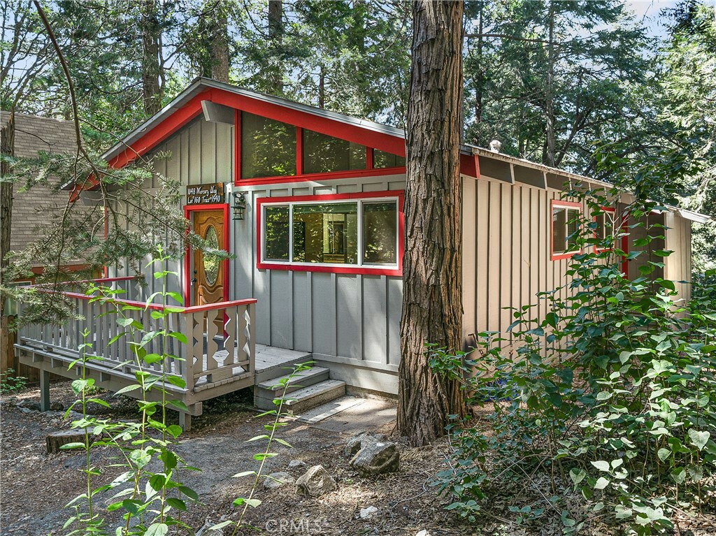 Property Photo: 1048 Mercury Way CA 92325