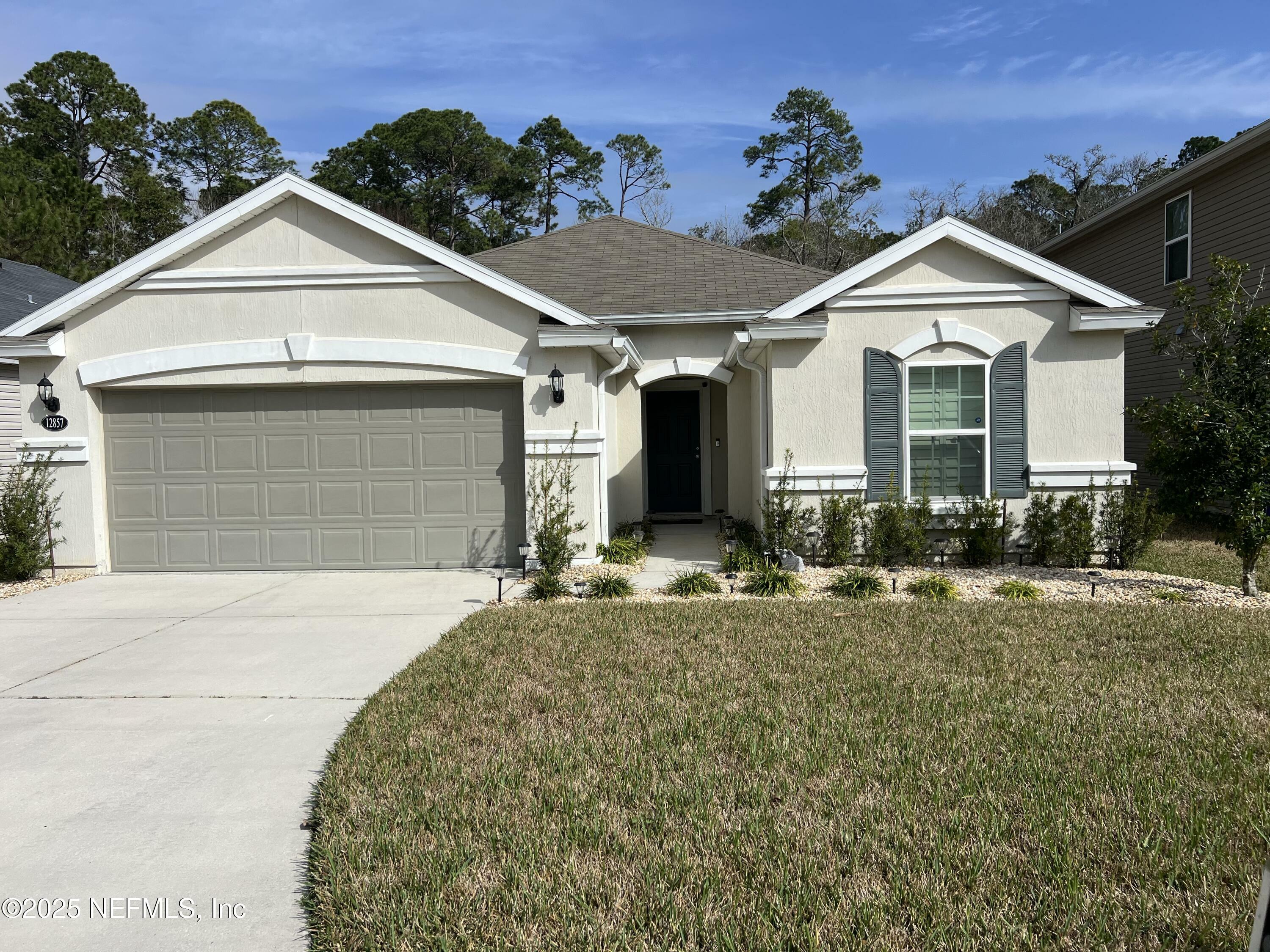 Property Photo: 12857 Chandlers Crossing Lane FL 32226