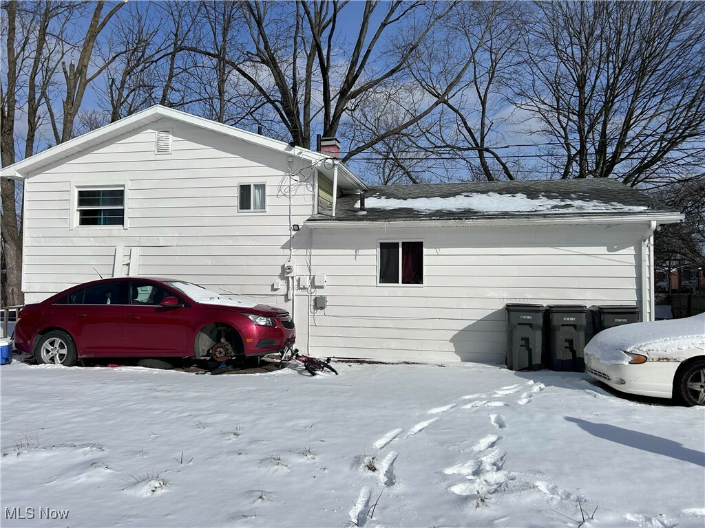 Property Photo:  2814 Eddie Street  OH 44509 