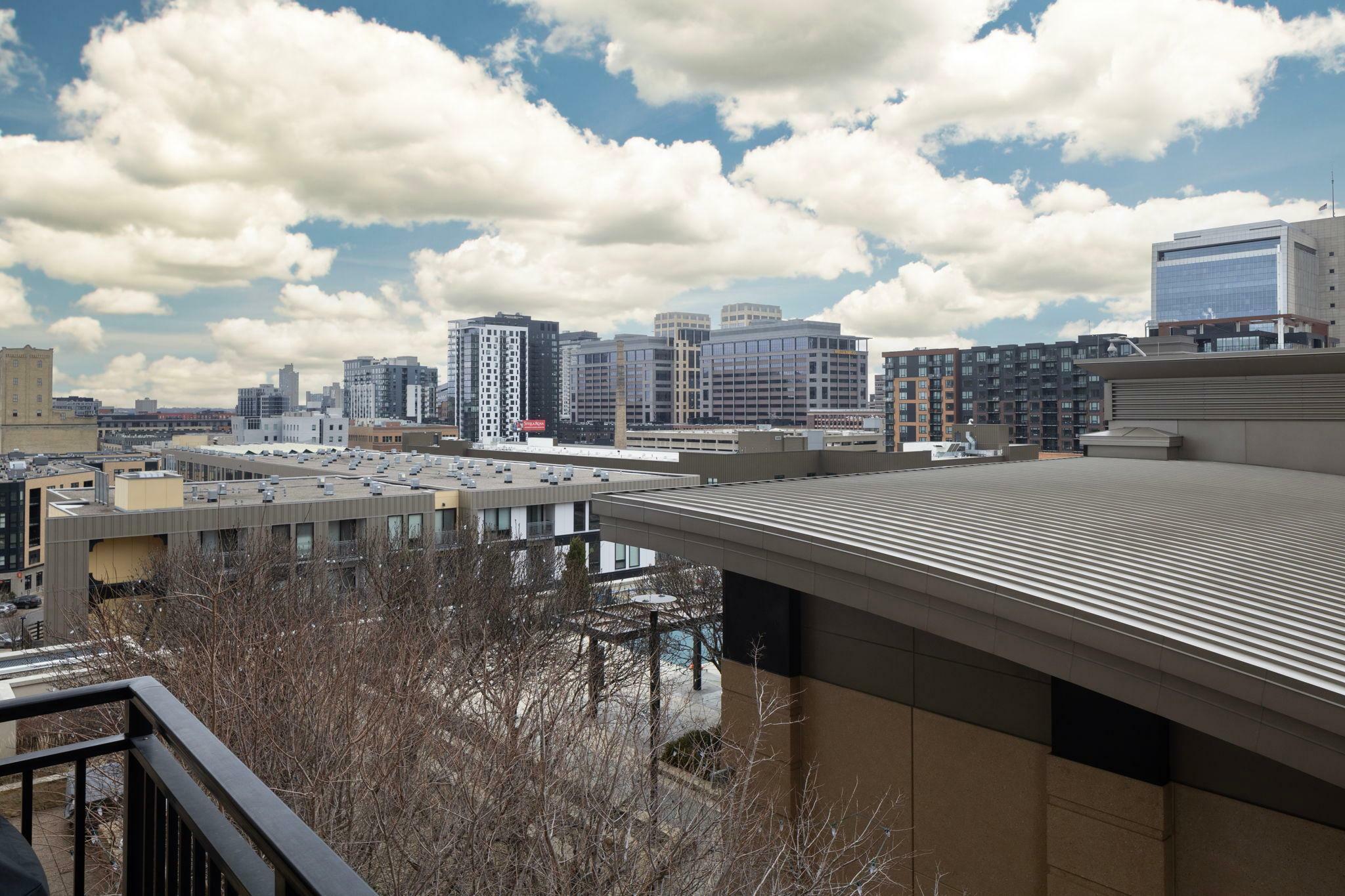 Property Photo: 100 3rd Avenue S 706 MN 55401