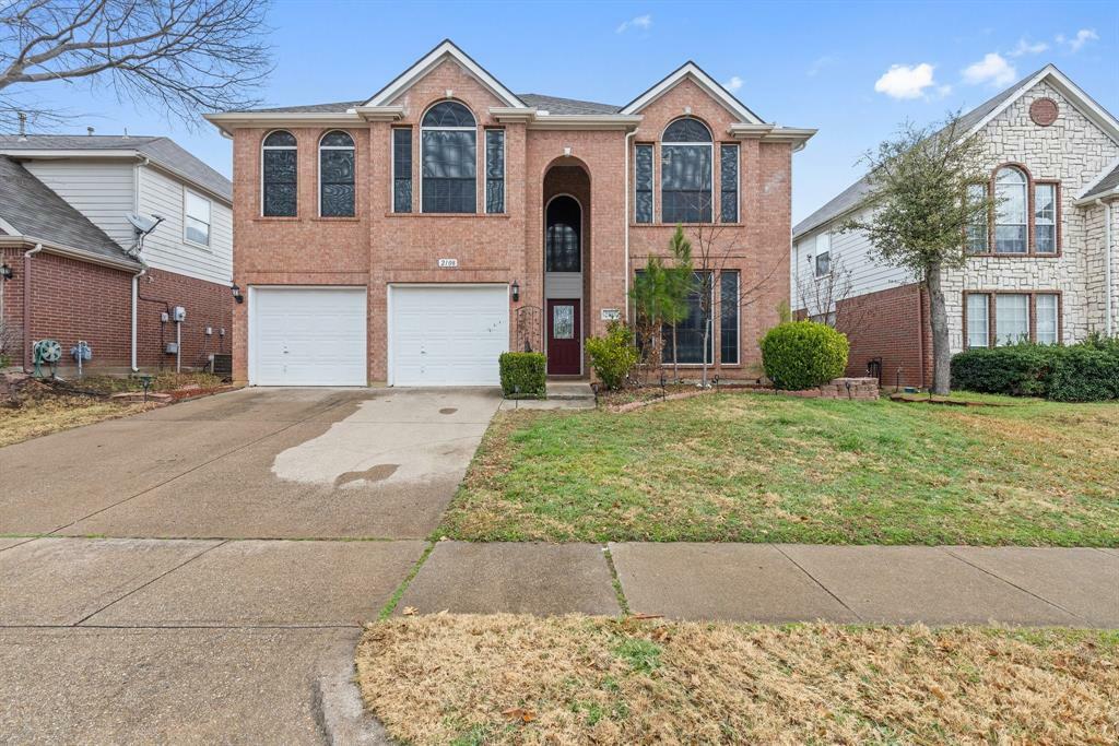 Property Photo: 2108 Royal Oak Drive TX 76021