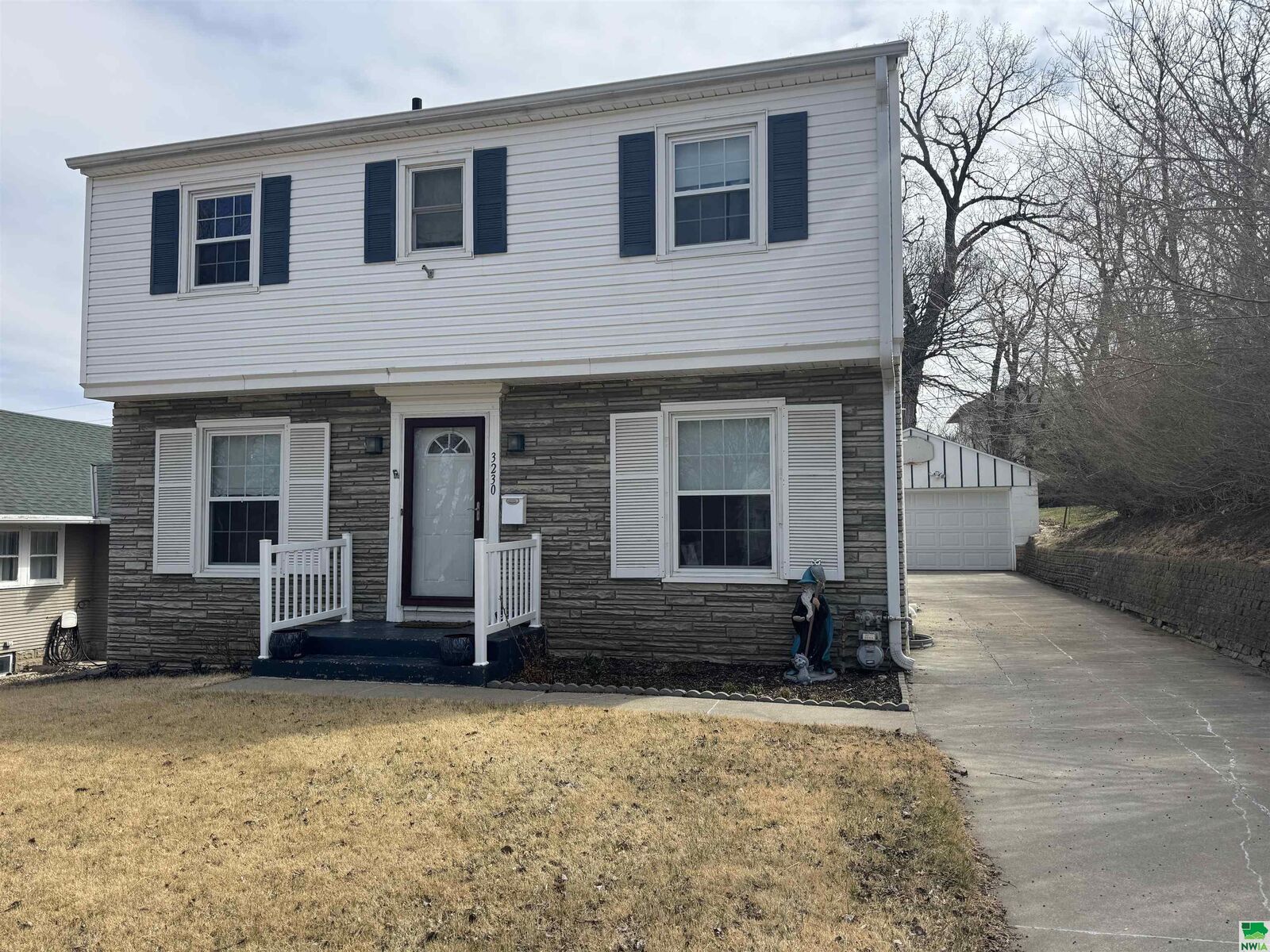 Property Photo:  3230 Nebraska St  IA 51104 
