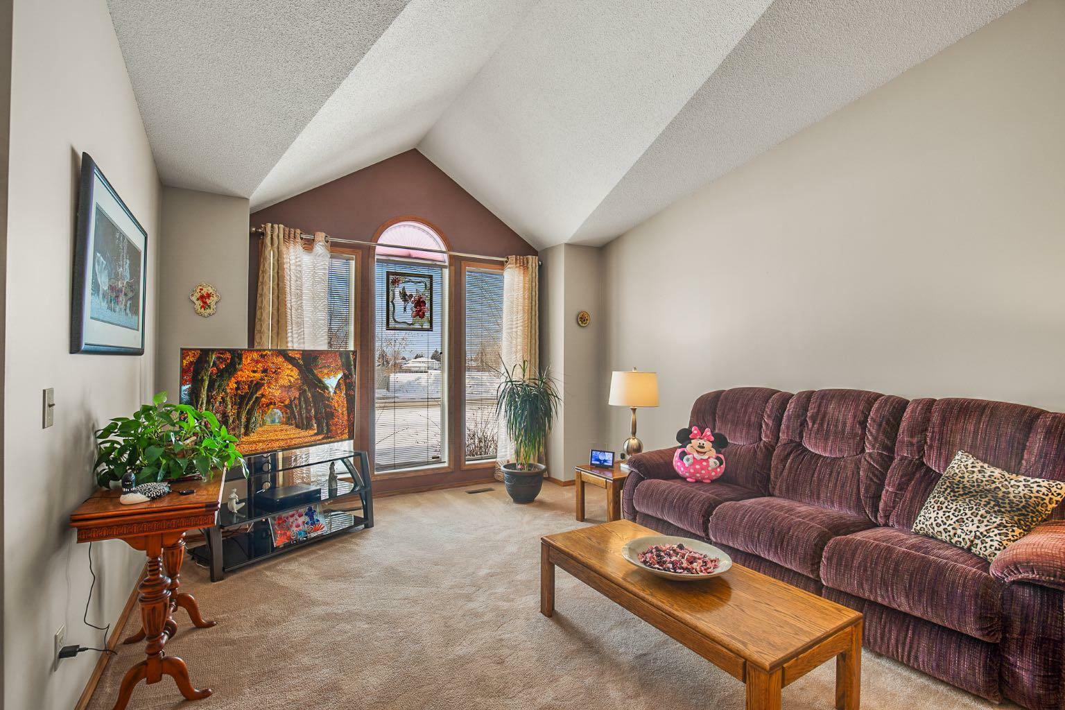 Property Photo:  95 Davison Drive  AB T4R 2E8 