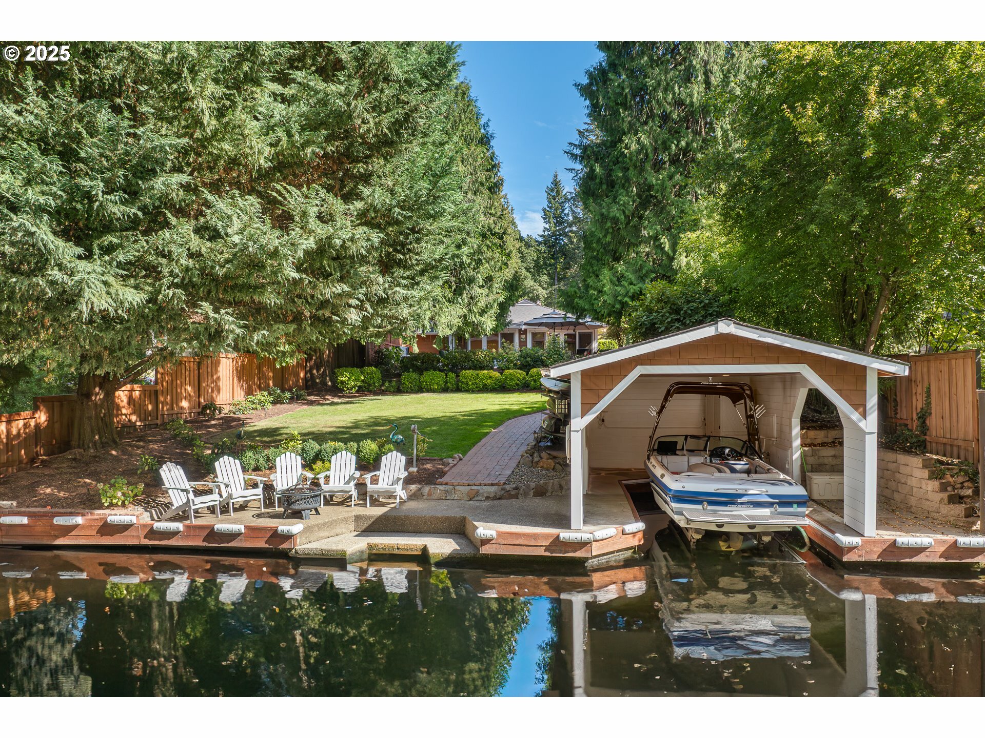 17643 Kelok Rd  Lake Oswego OR 97034 photo