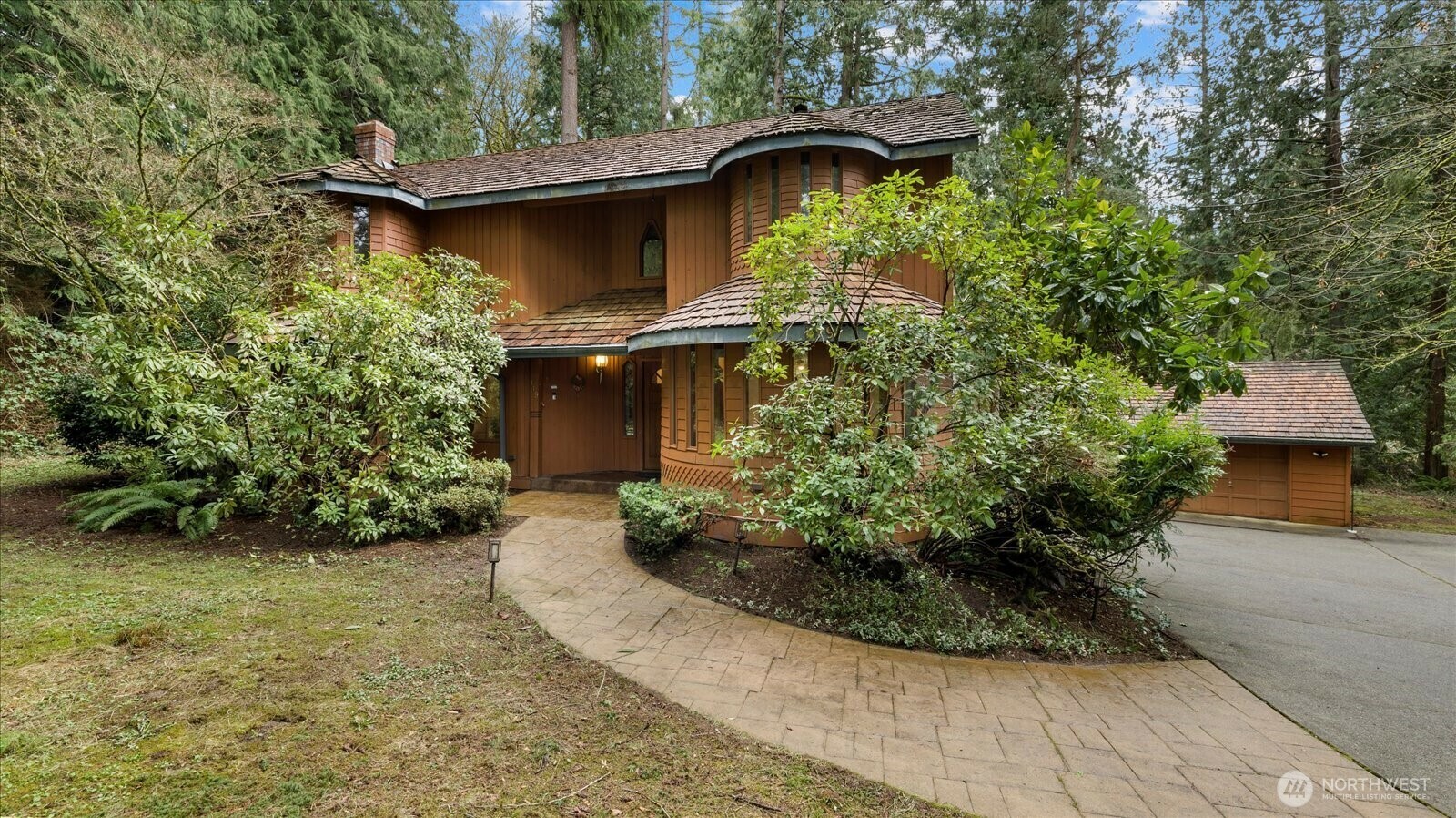 Property Photo:  119  Louis Thompson Road NE  WA 98074 