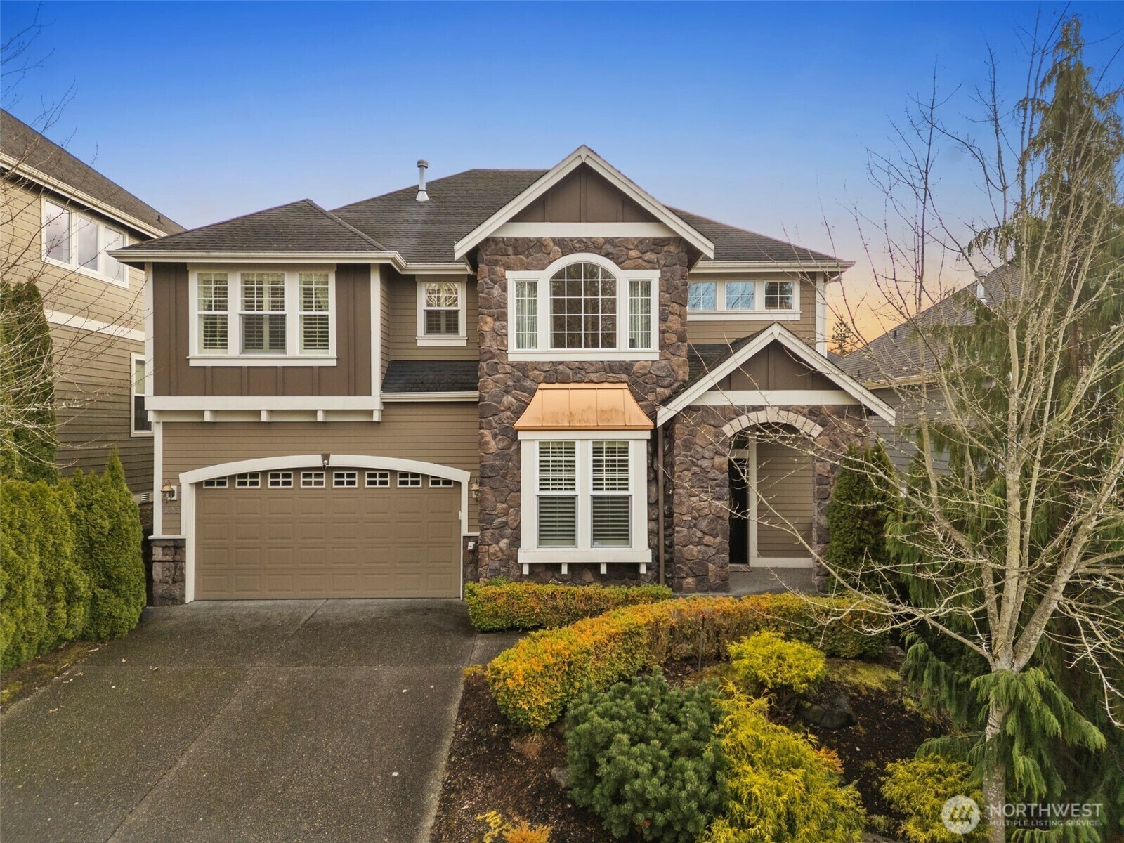 Property Photo:  805 S 37th Place  WA 98055 