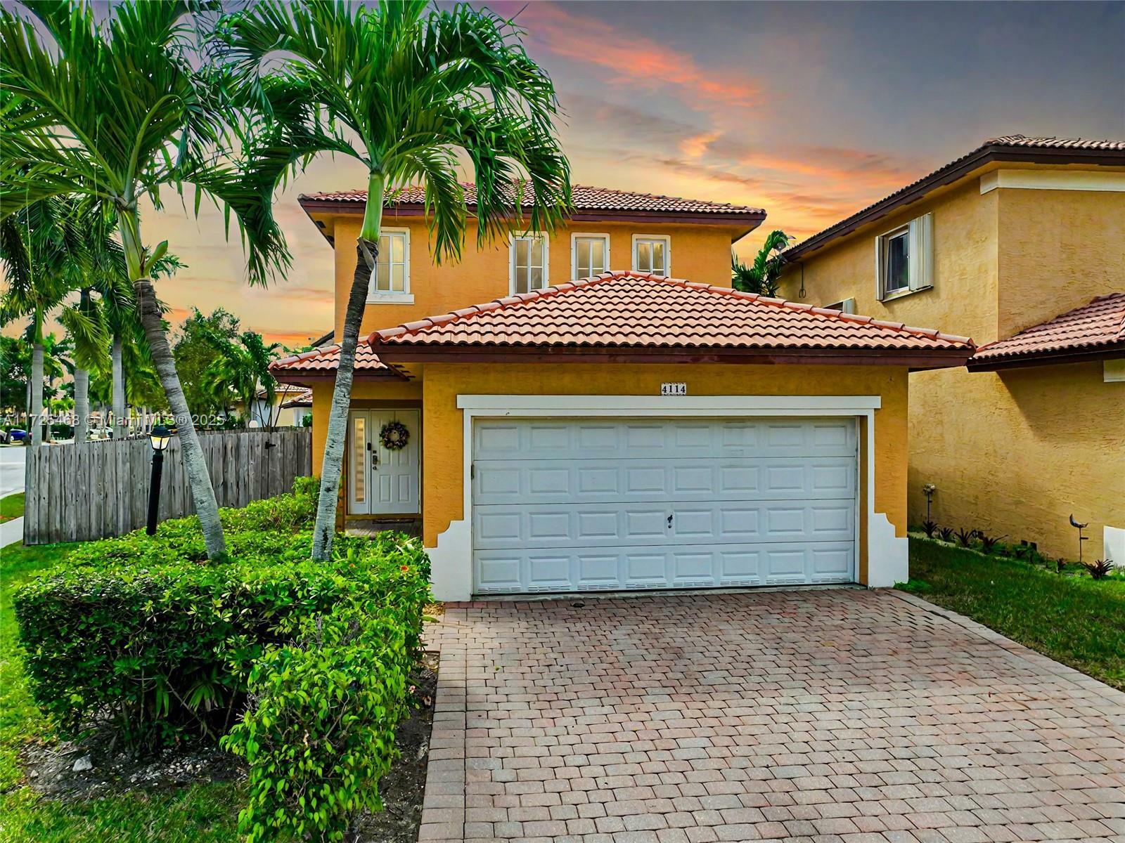 Property Photo:  4114 NE 25th Ct  FL 33033 