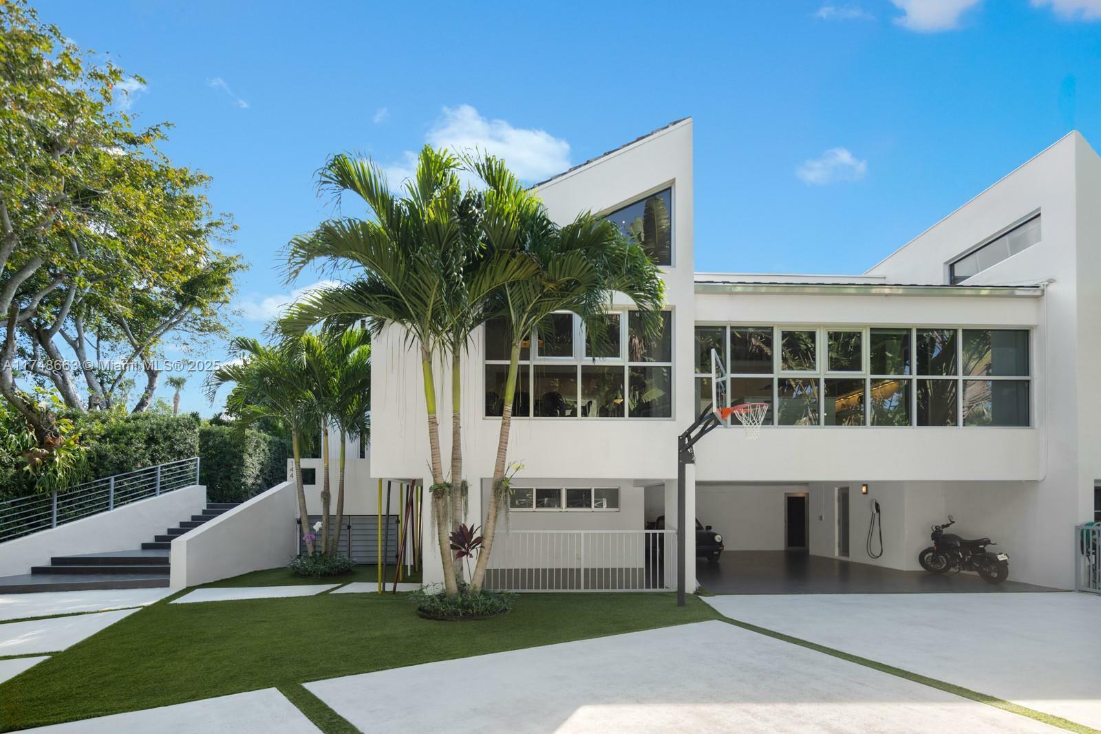 Property Photo: 144 N Prospect Dr FL 33133
