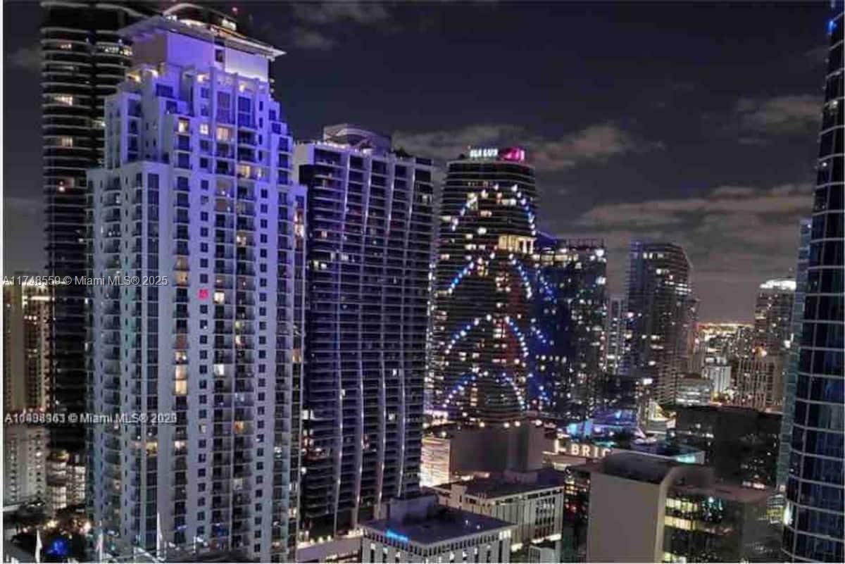 1200 Brickell Bay Dr 3924  Miami FL 33131 photo