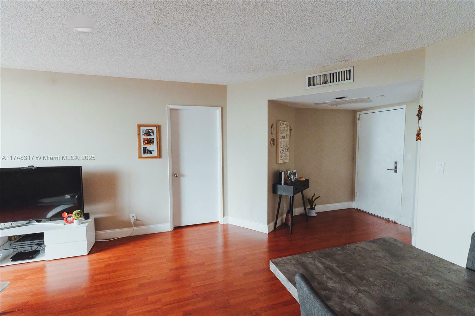 Property Photo:  3300 NE 192nd St 701  FL 33180 