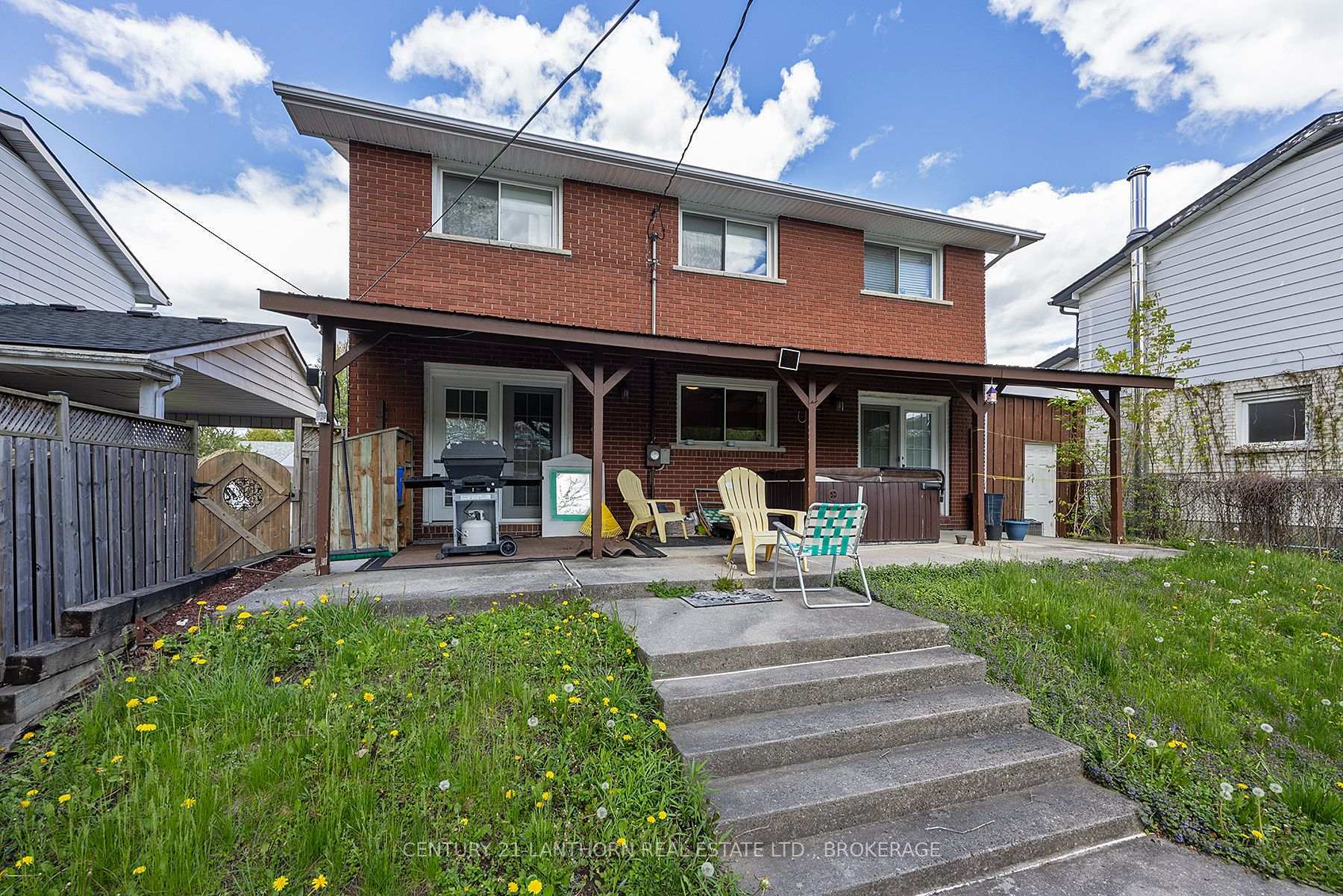 Photo de la propriété:  58 Cliff Crescent  ON K7M 1A8 