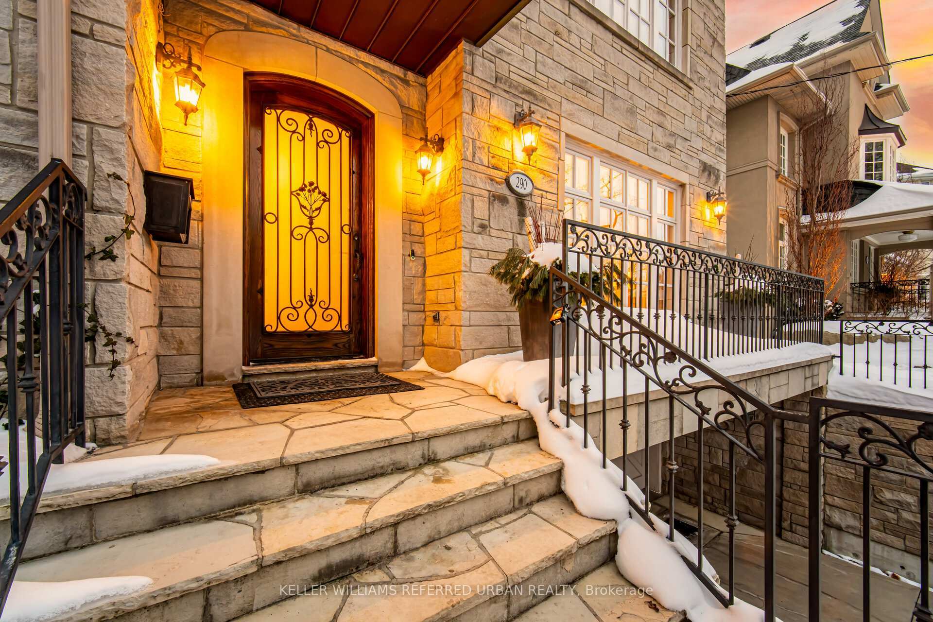 Property Photo: 290 Russell Hill Rd ON M4V 2T6