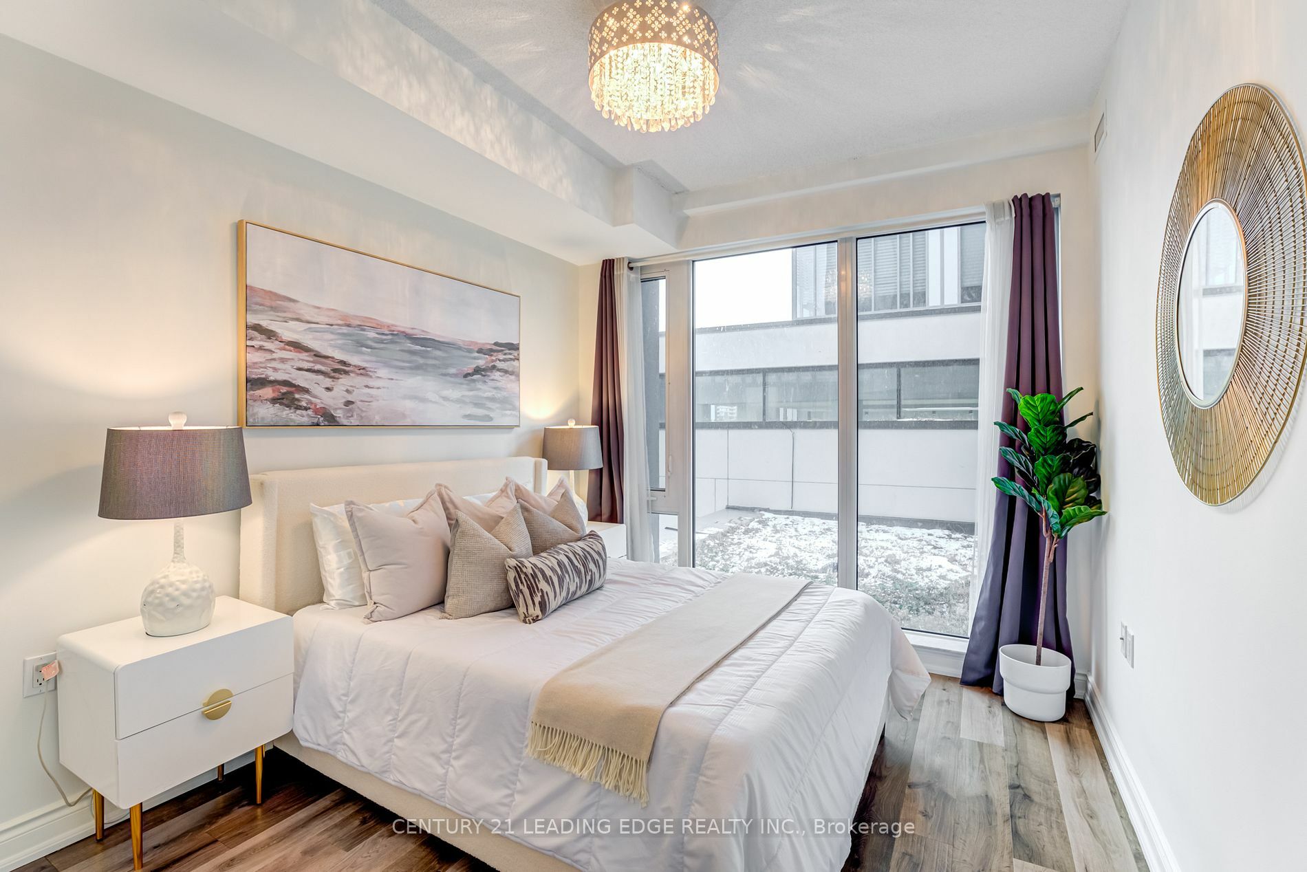 Property Photo:  9608 Yonge St 203  ON L4C 0X4 