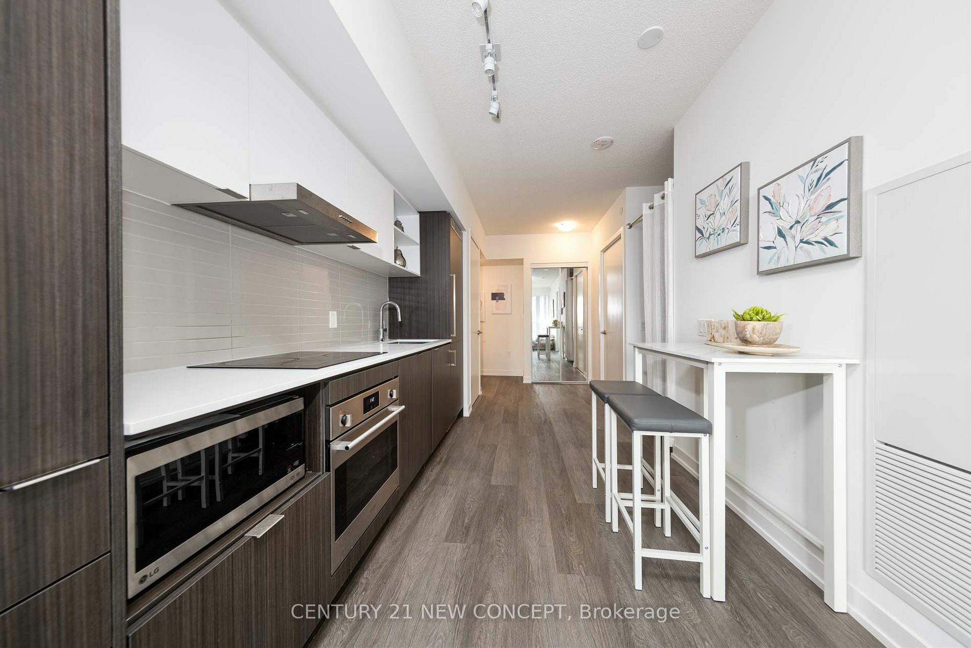 Property Photo:  55 Cooper Street 2710  ON M5E 0G1 